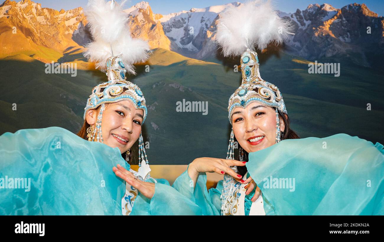 London, UK. 07th Nov, 2022. Representatives in traditional outfits at