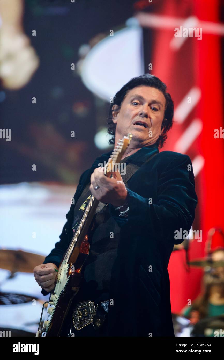 Mexico City, Mexico. 05th Nov, 2022. November 5, 2022, Mexico City, Mexico: Saul Hernandez Vocalist of Caifanes band performs on stage during his tour 2022 at Palacio de los Deportes. on November 5, 2022 in Mexico City, Mexico. (Photo by Julian Lopez/ Eyepix Group/Sipa USA) Credit: Sipa USA/Alamy Live News Stock Photo