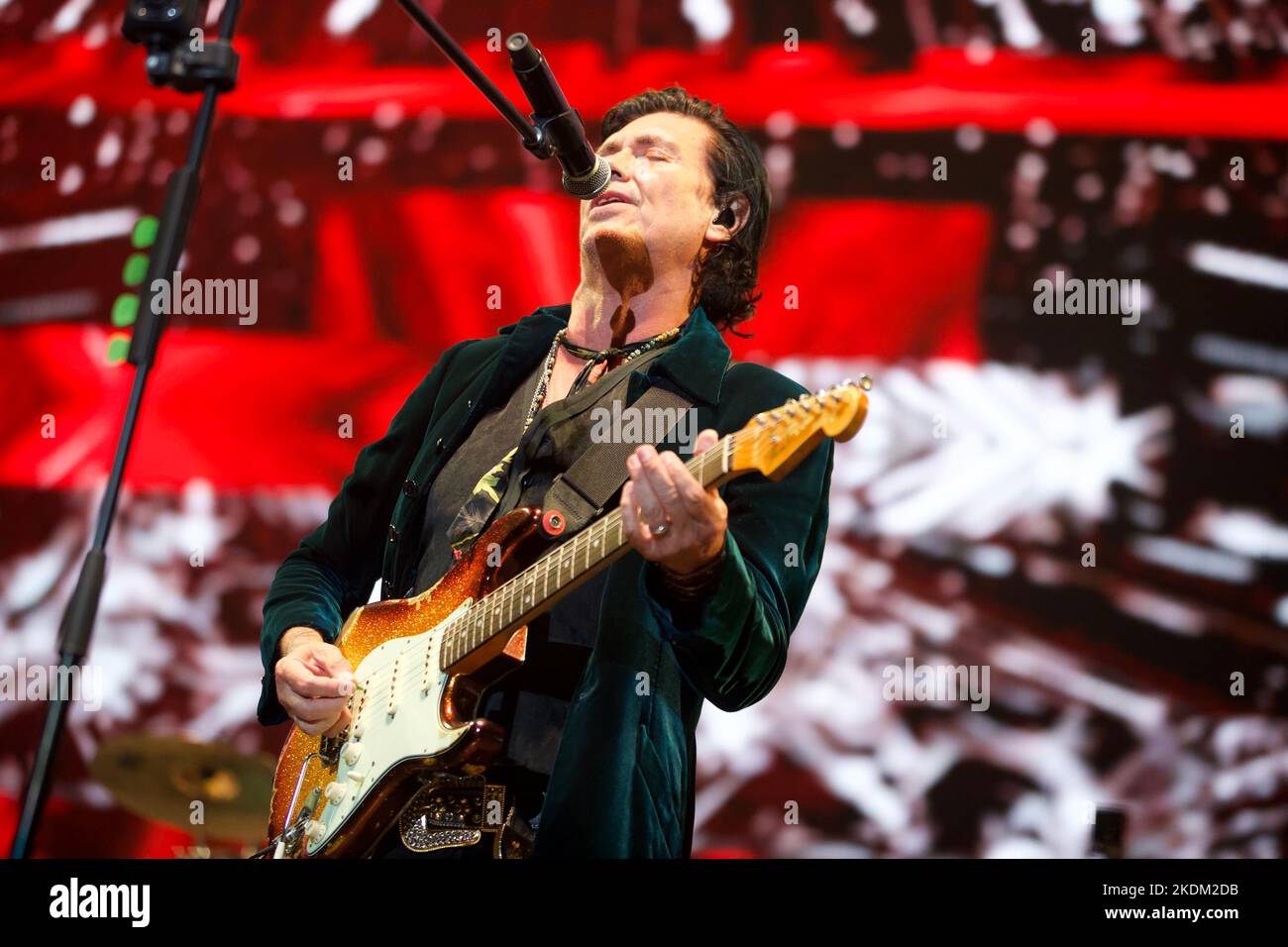 Mexico City, Mexico. 05th Nov, 2022. November 5, 2022, Mexico City, Mexico: Saul Hernandez Vocalist of Caifanes band performs on stage during his tour 2022 at Palacio de los Deportes. on November 5, 2022 in Mexico City, Mexico. (Photo by Julian Lopez/ Eyepix Group/Sipa USA) Credit: Sipa USA/Alamy Live News Stock Photo