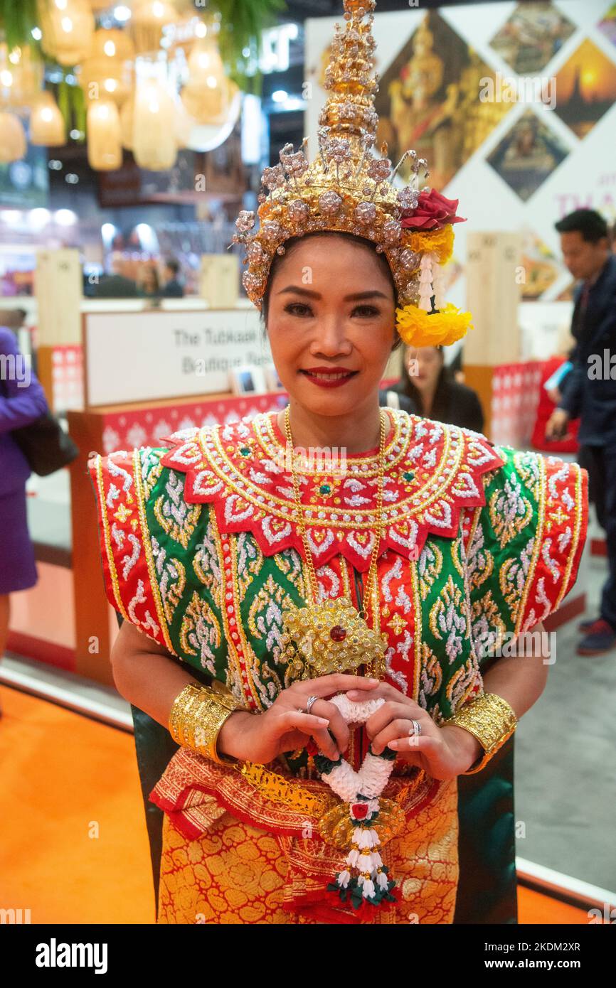 7th November 2022 London Thai Costumes And Dancers Traditional Wear 7th-november-2022-london-thai-costumes-and-dancers-traditional-wear