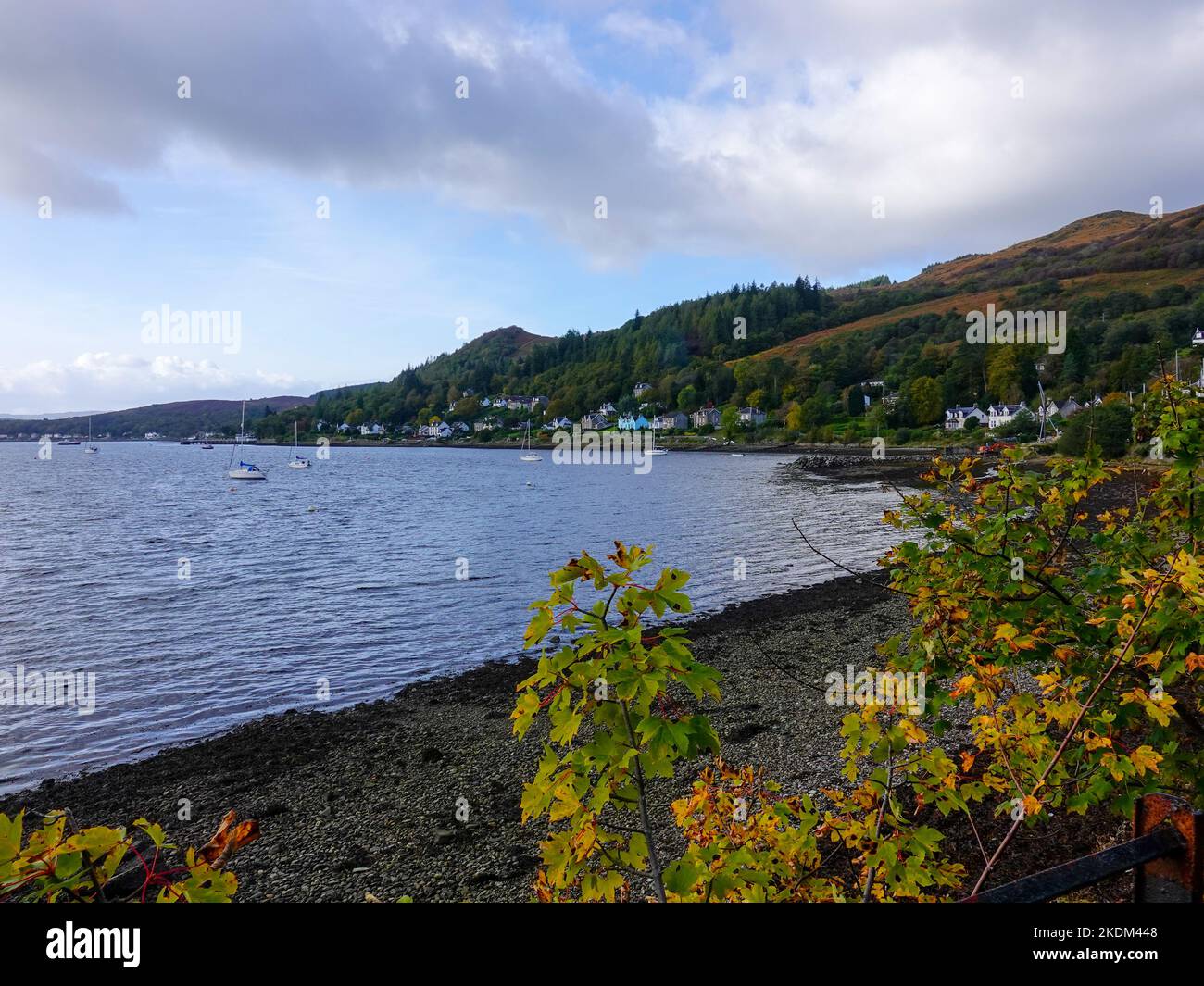 coastal-view-of-the-village-and-houses-of-tighnabruaich-kyles-of-bute