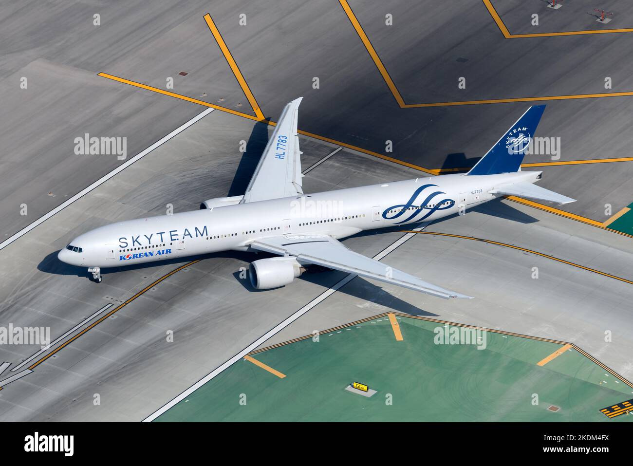 Sky Team special livery applied on Boeing 777 plane of Korean Air, an airline member of SkyTeam alliance. Aircraft painted on skyteam special livery. Stock Photo