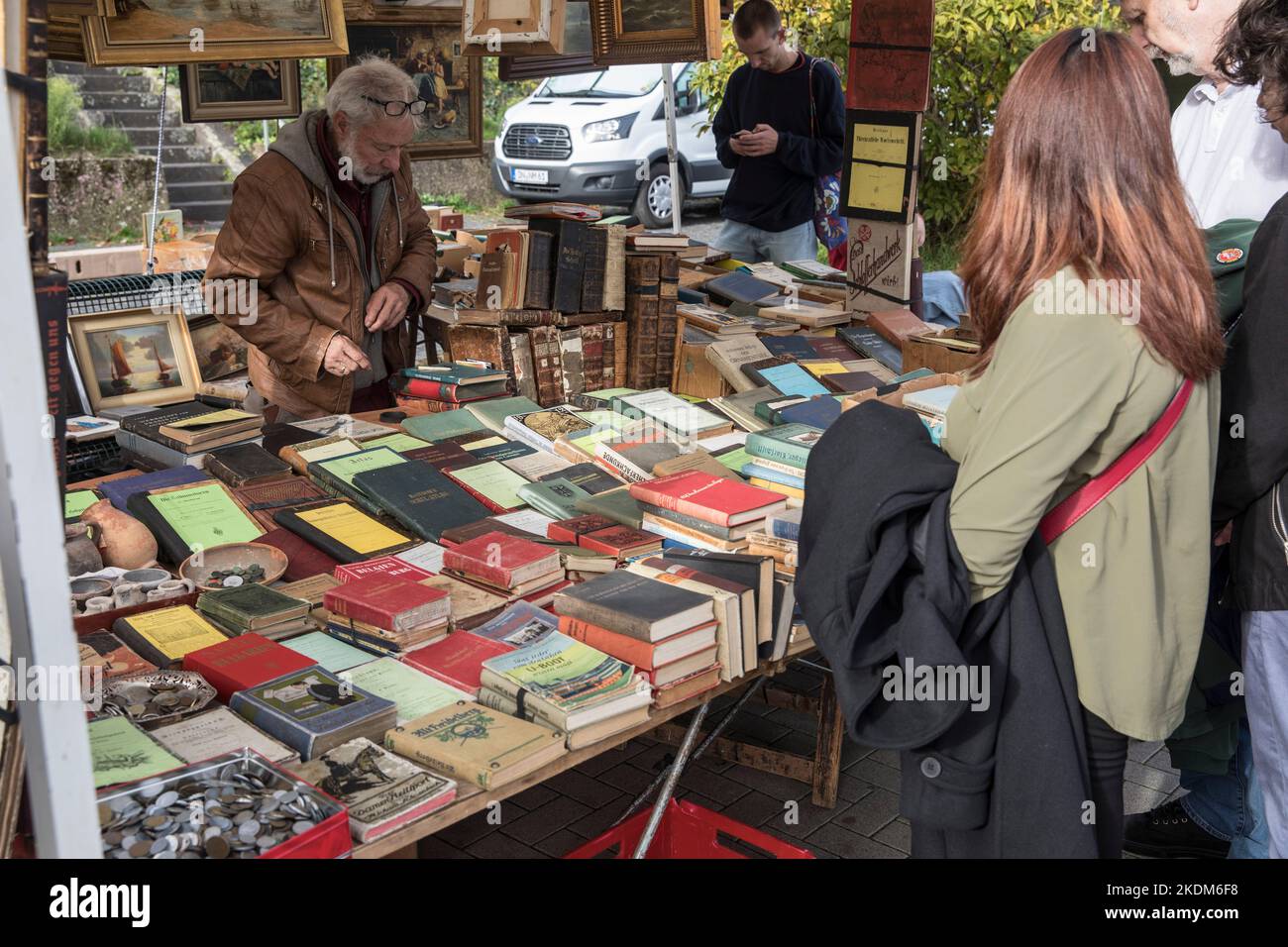 flea market on the banks of the river Rhine between Bastei and Hohenzollern bridge, old books, Cologne, Germany. Troedelmarkt am Rheinufer zwischen Ba Stock Photo