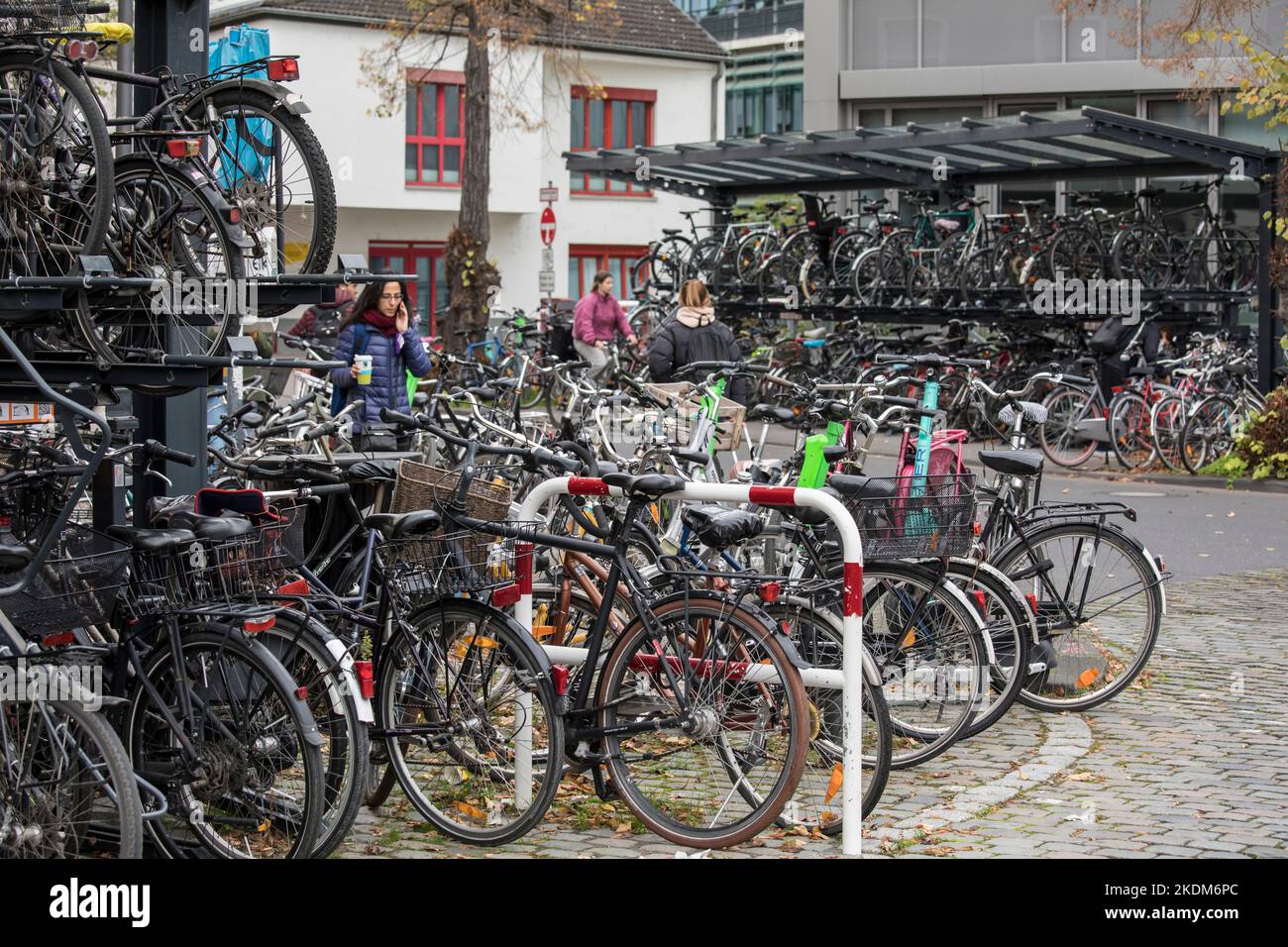 doublestorey bicycle parking facility in front of KoelnSued station