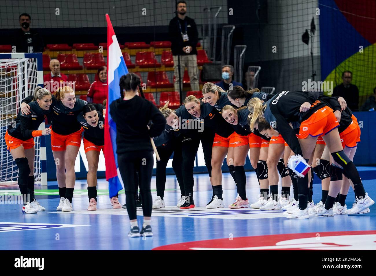 SKOPJE, MACEDONIA - NOVEMBER 7: Laura van der Heijden of the Netherlands, Debbie Bont of the Netherlands, Bo van Wetering of the Netherlands, Kim Molenaar of the Netherlands, Kelly Dulfer of the Netherlands, Merel Freriks of the Netherlands, Inger Smits of the Netherlands, Zoe Sprengers of the Netherlands, Angela Malestein of the Netherlands, Nikita van der Vliet of the Netherlands, Rinka Duijndam of the Netherlands, Yara ten Holte of the Netherlands, Harma van Kreij of the Netherlands, Maxime Struijs of the Netherlands, Dione Housheer of the Netherlands, Estavana Polman of the Netherlands dur Stock Photo