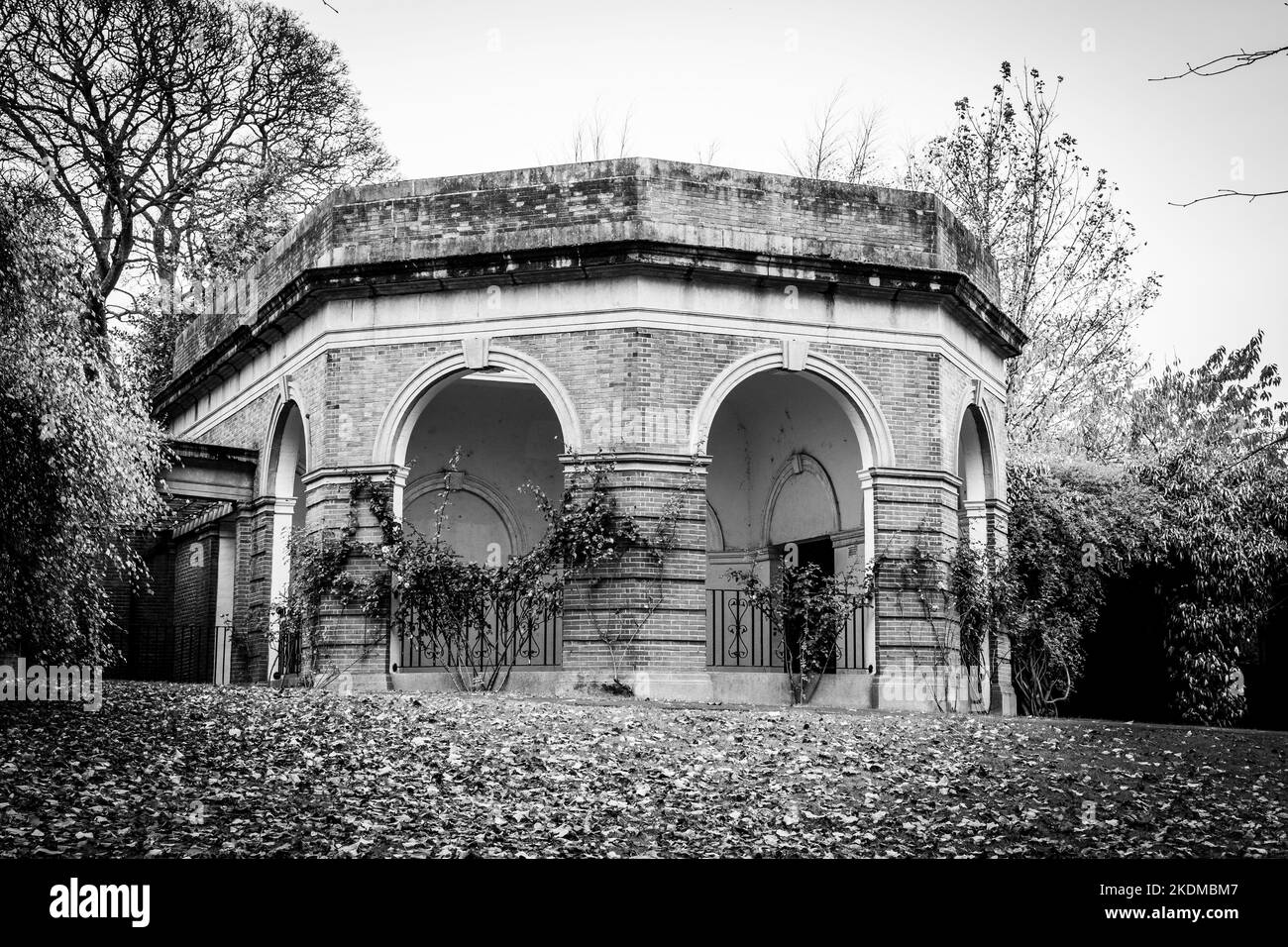 Sun Pavilion at Harrogate Valley Gardens, North Yorkshire, UK Stock Photo