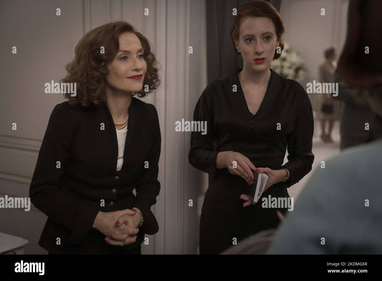 MRS HARRIS GOES TO PARIS (2022) ISABELLE HUPPERT  ROXANE DURAN  ANTHONY FABIAN (DIR)  FOCUS FEATURS/MOVIESTORE COLLECTION Stock Photo