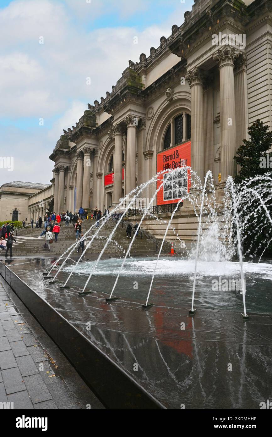 NEW YORK - 23 OCT 2022: Fountains at The Metropolitan Museum of Art of New York City, usually referred to as The Met. Stock Photo