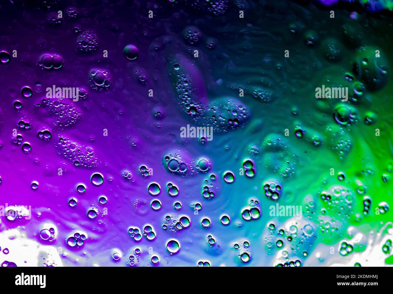 Green blue oil water bubbles hi-res stock photography and images - Alamy