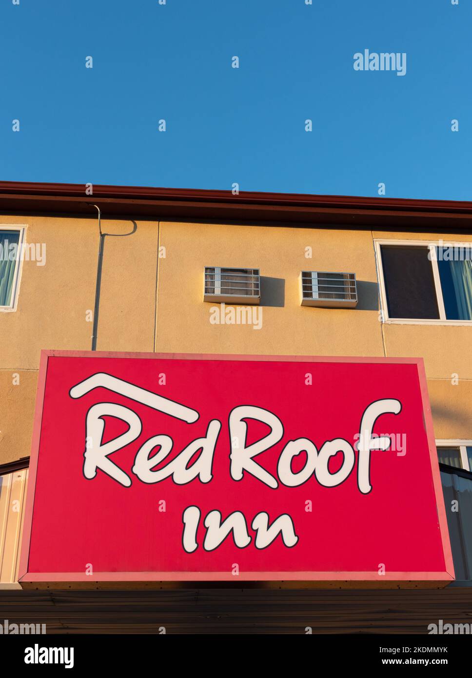 CAMERON, MO, USA - NOVEMBER 1, 2022: Red Roof Inn exterior sign and