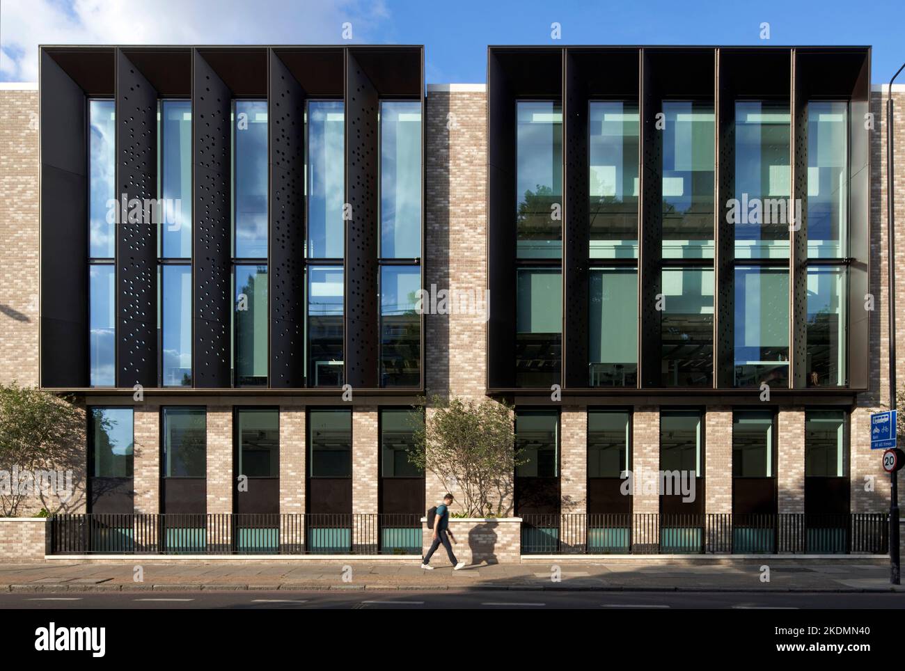 Street side view. London South Bank University, LSBU Hub, London