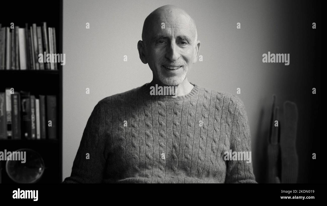 STUTZ, therapist Phil Stutz, 2022. © Netflix / courtesy Everett