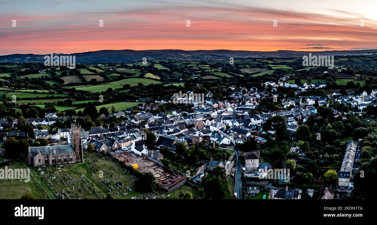 MORETONHAMPSTEAD, DEVON, UK - SEPTEMBER 17, 2022.  An aerial view of the popular Dartmoor town of Moretonhampstead at sunset Stock Photo