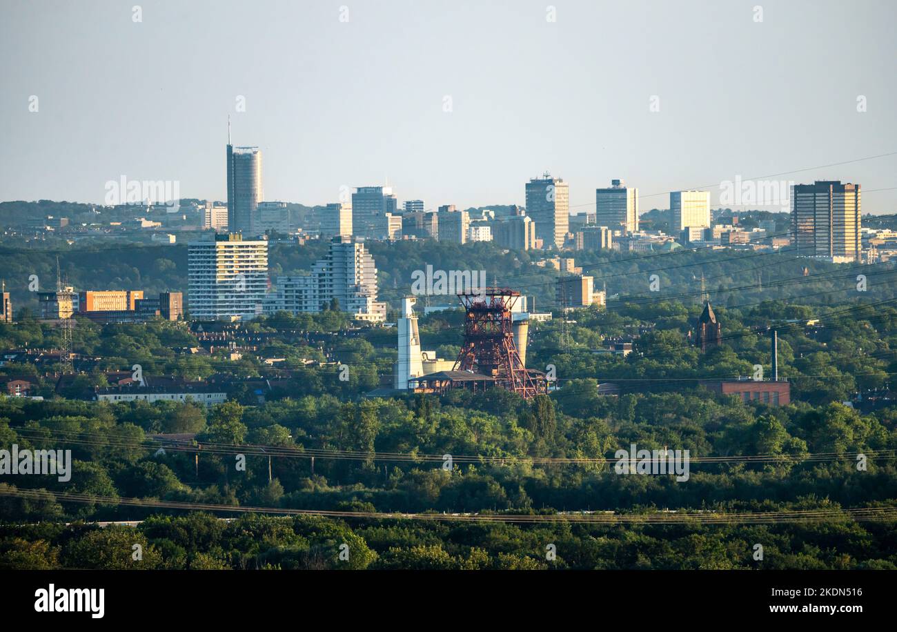 View over the central Ruhr area, from the north over Gelsenkirchen, with the former Consolidation mine to the high-rise buildings of the city centre o Stock Photo