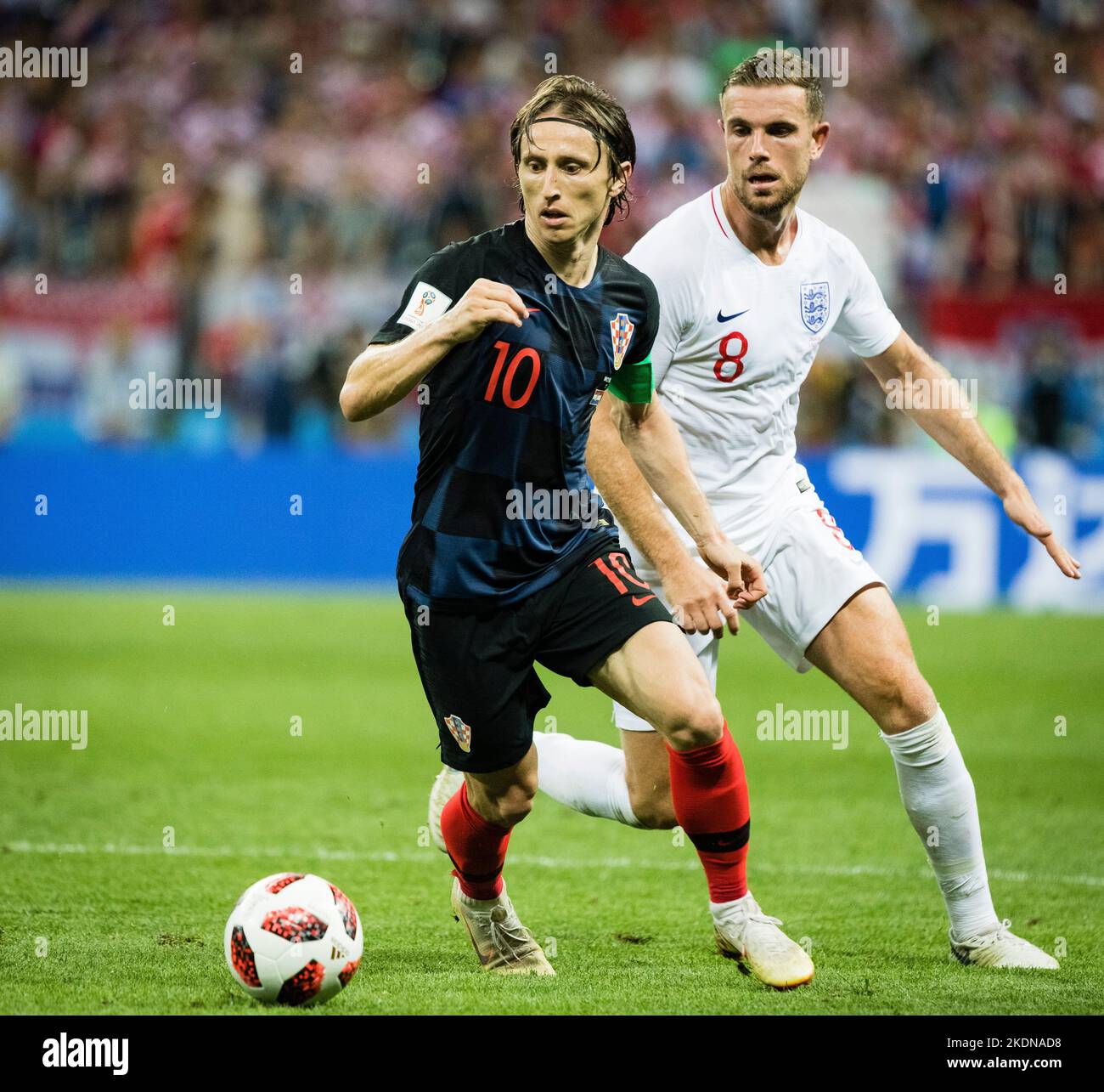 Moskau , 11.07.2018 Luka Modric (Kroatien), Jordan Henderson (England) Kroatien - England Copyright (nur fŸr journalistische Zwecke) by :  Moritz MŸll Stock Photo