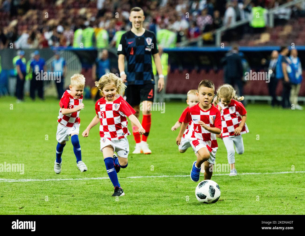 Moskau , 11.07.2018 Kroatischer Schlussjubel: Ivan Perisic (Kroatien) Sohn vorneweg Kroatien - England Copyright (nur fŸr journalistische Zwecke) by : Stock Photo