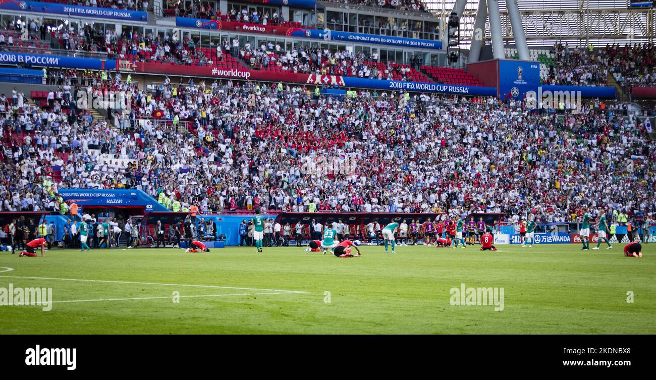 Kazan, 27.06.2018 Nach Spielende gehen beide Mannschaften zu Boden  Deutschland - SŸdkorea Copyright (nur fŸr journalistische Zwecke) by :  Moritz MŸl Stock Photo
