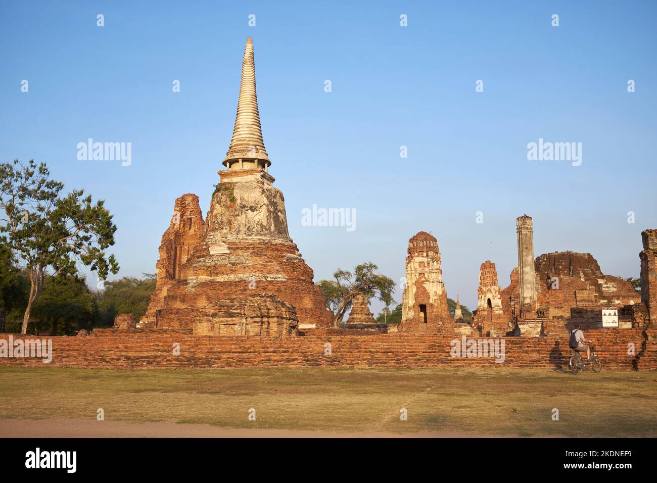 Temples ayutthaya hi-res stock photography and images - Alamy