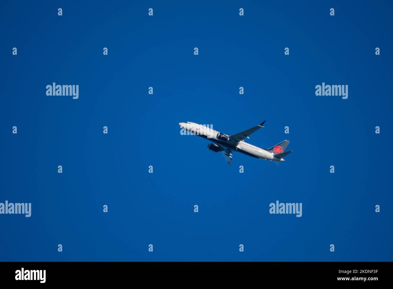 Flying wing aircraft hi-res stock photography and images - Alamy