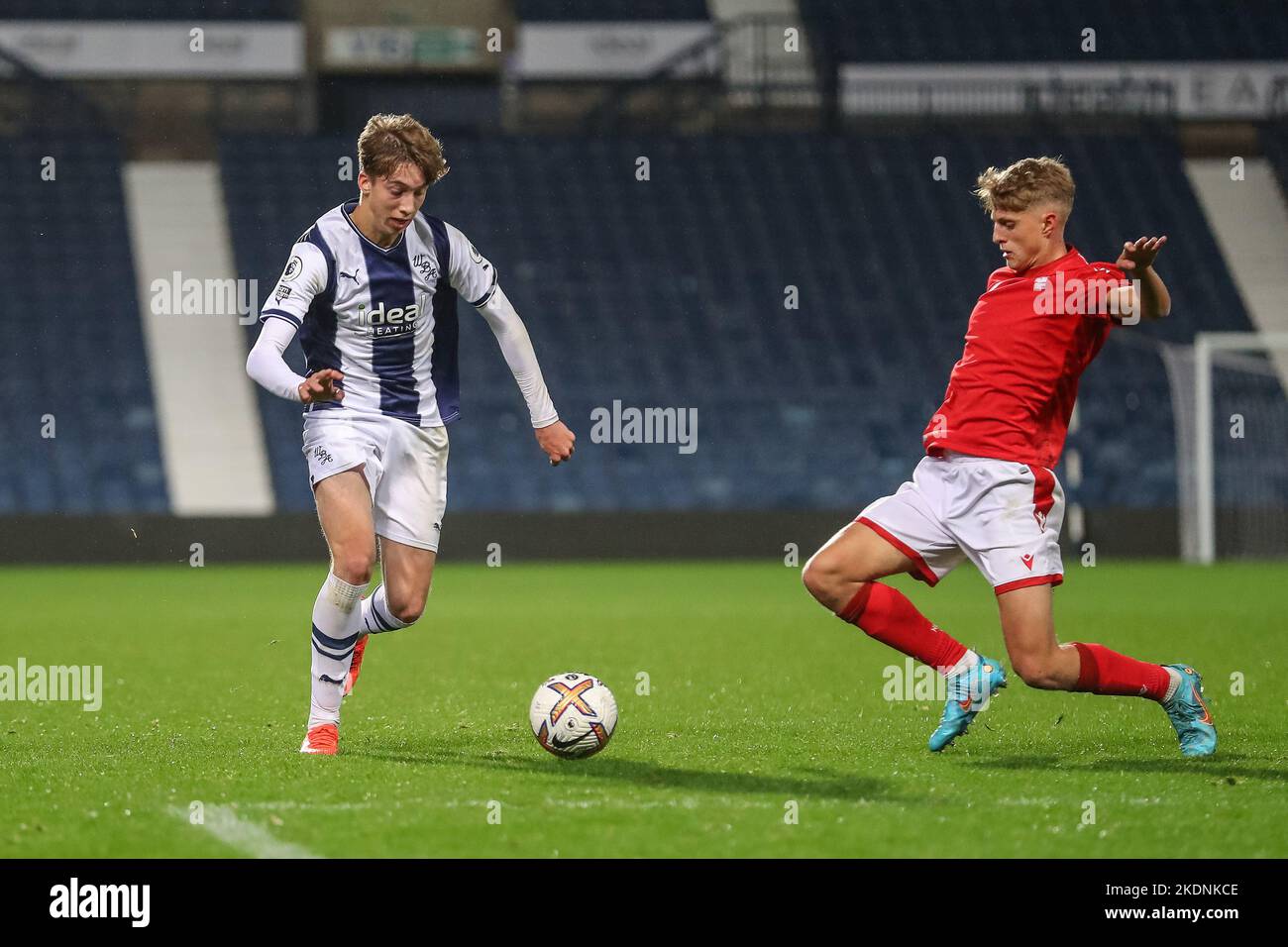 Harry Whitwell of West Bromwich Albion runs with the ball during the