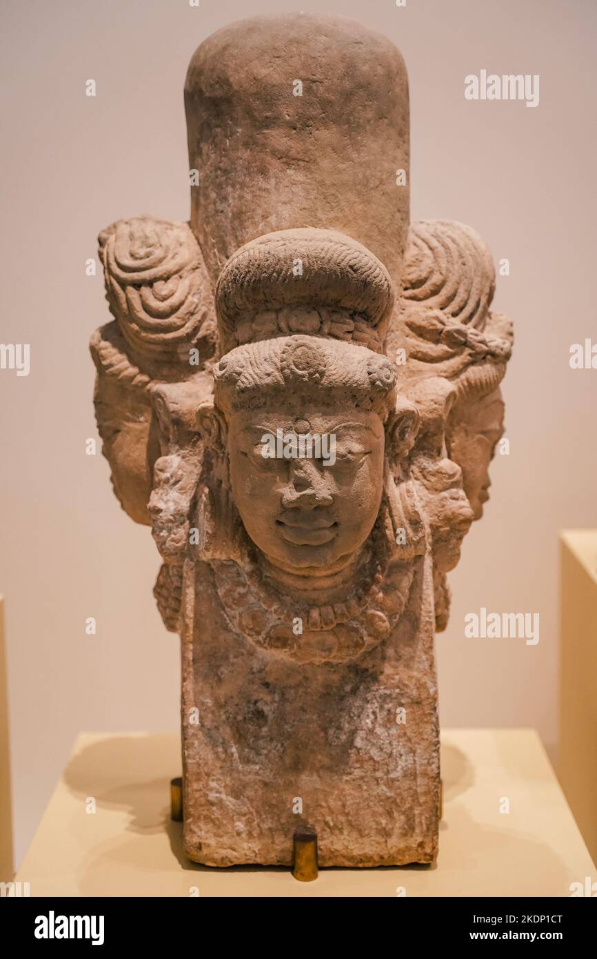 Chaturmukhalinga, shiva linga with four faces, sandstone sculpture, india, 9th century Stock Photo