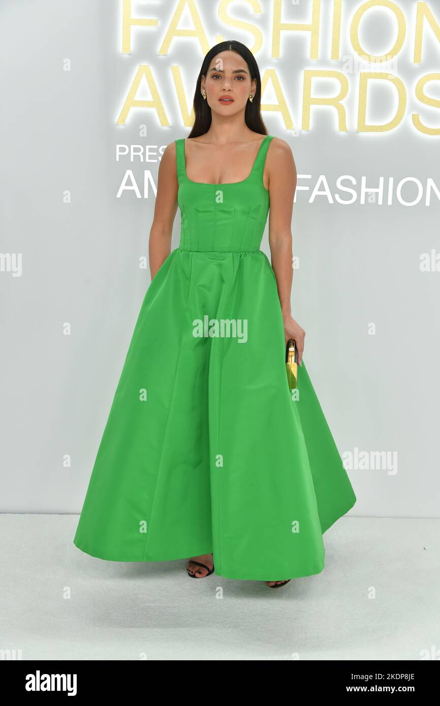 adria arjona green dress Who made Adria Arjona's green one shoulder dress?  OutfitID