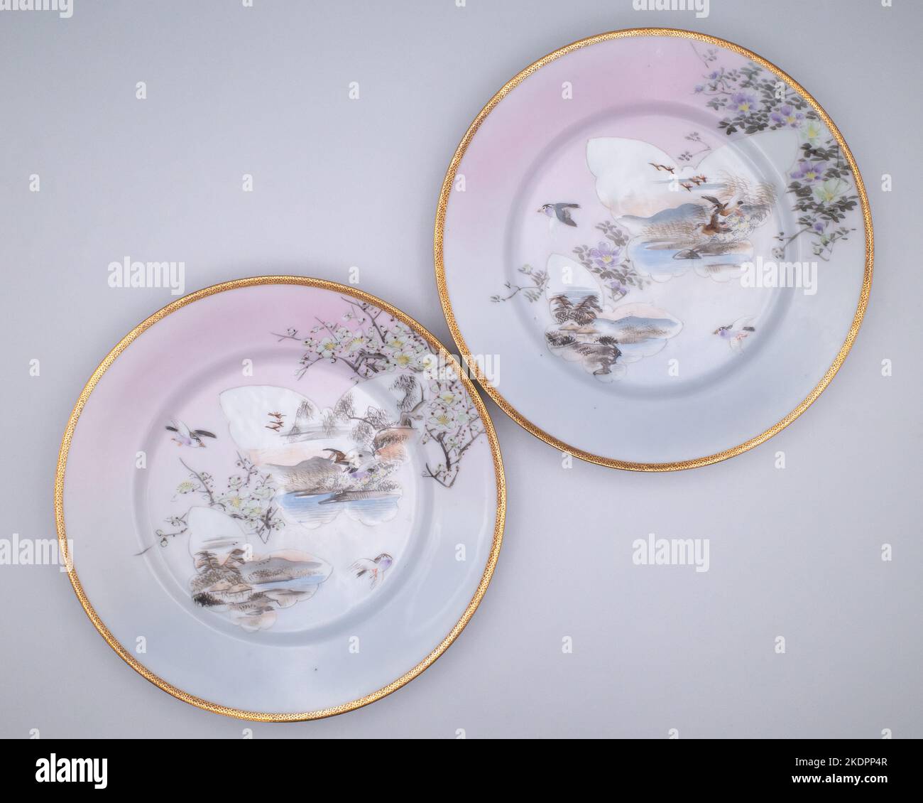 Pair of Antique Japanese Kutani Porcelain Plates With Gold Rims. Meiji