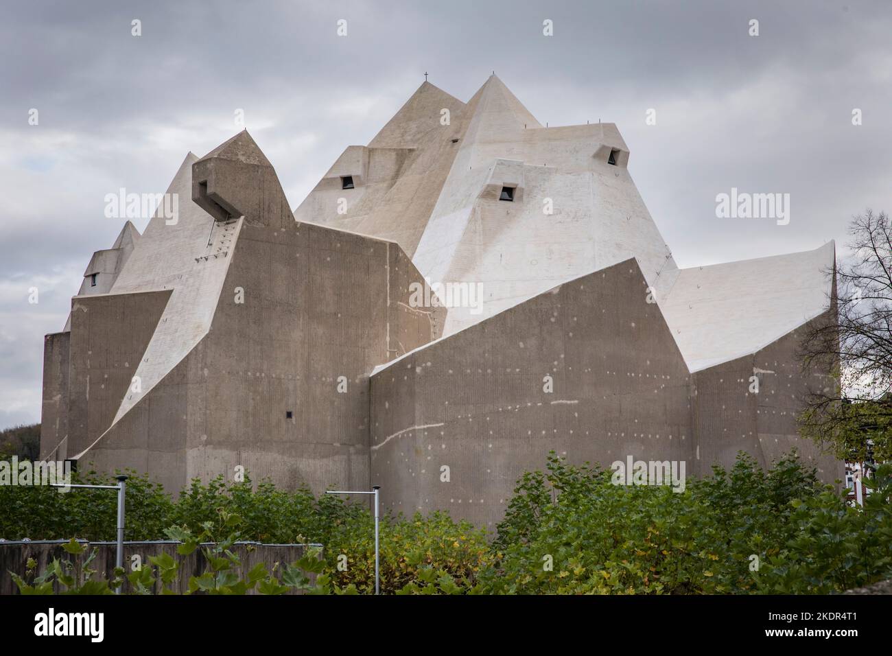 the church Mariendom in Velbert-Neviges by architect Gottfried Boehm, North Rhine-Westphalia, Germany. der Mariendom in Velbert-Neviges, Entwurf des A Stock Photo