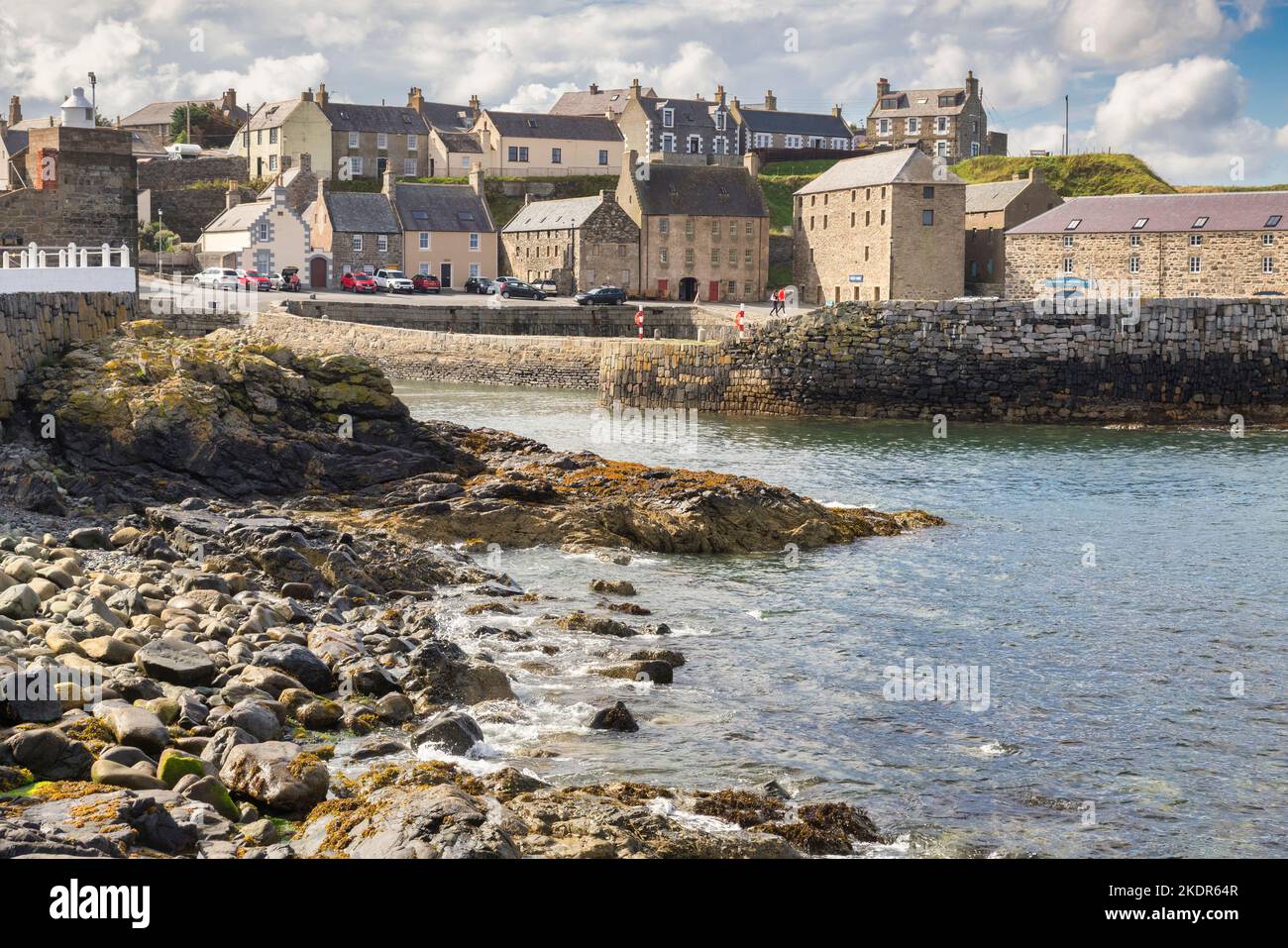 7 September 2022: Portsoy, Aberdeenshire, Scotland -Historic fishing village and harbour at Portsoy. Stock Photo
