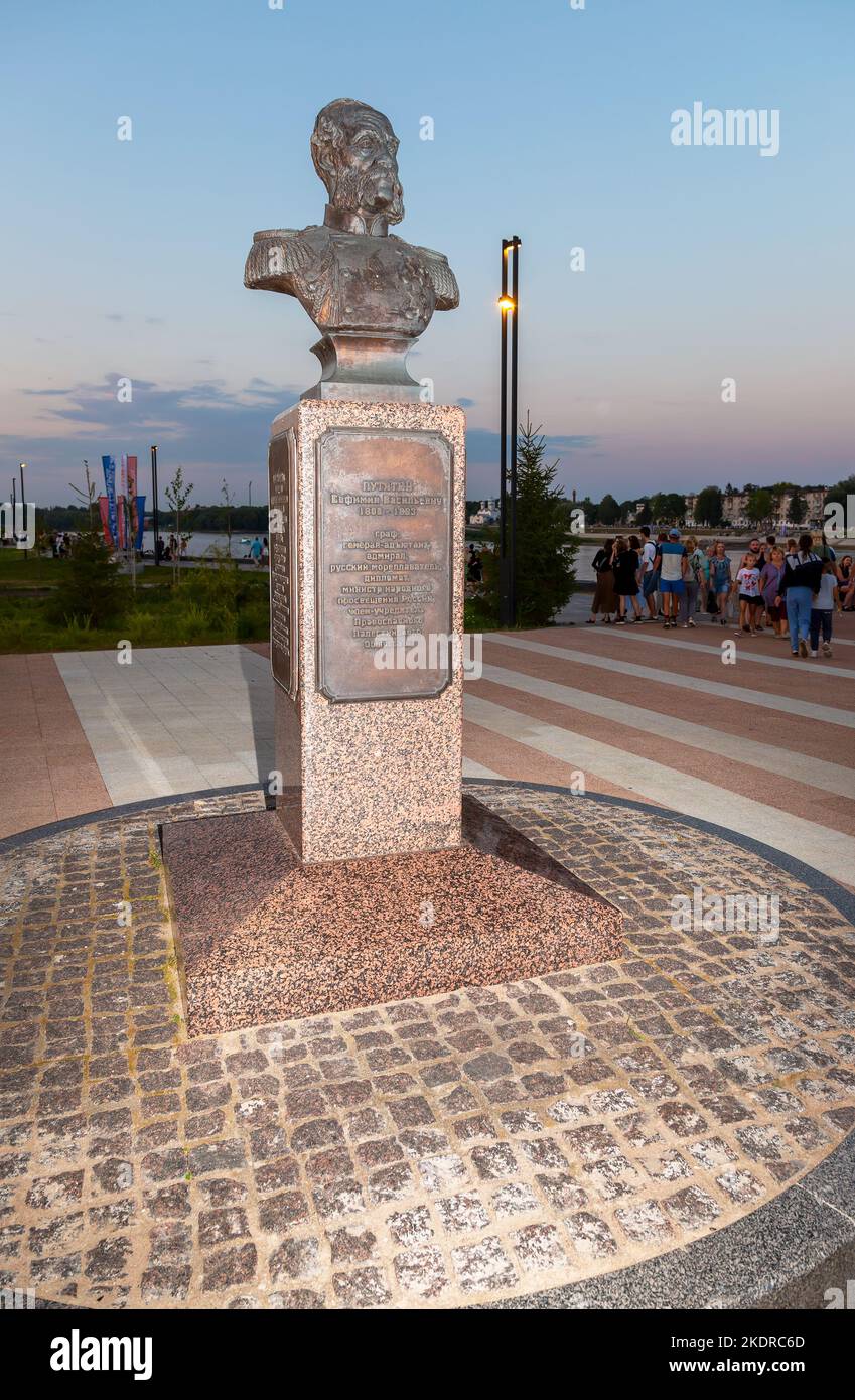 Veliky Novgorod, Russia - August 27, 2022: Bronze monument to Yevfimiy Putyatin is an admiral in the Imperial Russian Navy Stock Photo