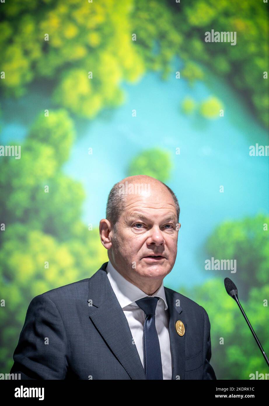 Sharm El Sheikh, Egypt. 08th Nov, 2022. German Chancellor Olaf Scholz speaks at the side event 'Accelerating Adaptation in Africa' during the 2022 United Nations Climate Change Conference COP27 at the International Convention Center. Credit: Michael Kappeler/dpa/Alamy Live News Stock Photo