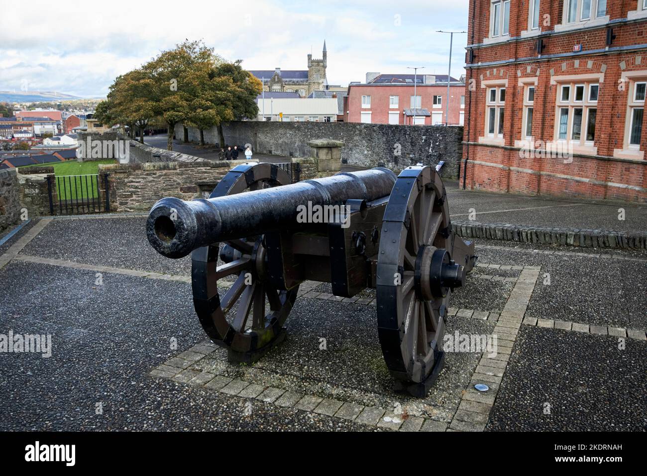 cannon on the double bastion on the walls of derry londonderry northern ireland uk Stock Photo