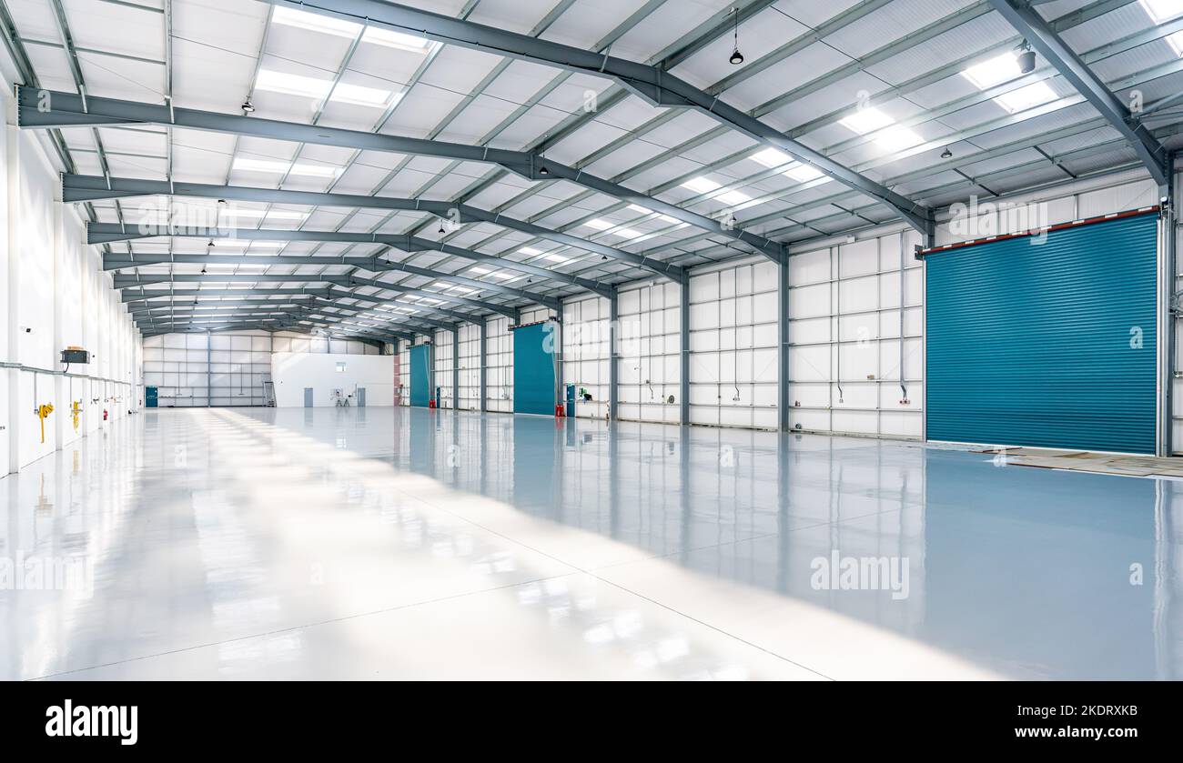 Empty hangar-style factory industrial unit Stock Photo