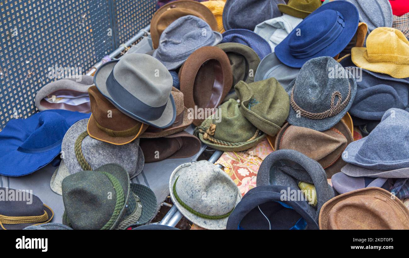 Mens summer hats hi-res stock photography and images - Alamy
