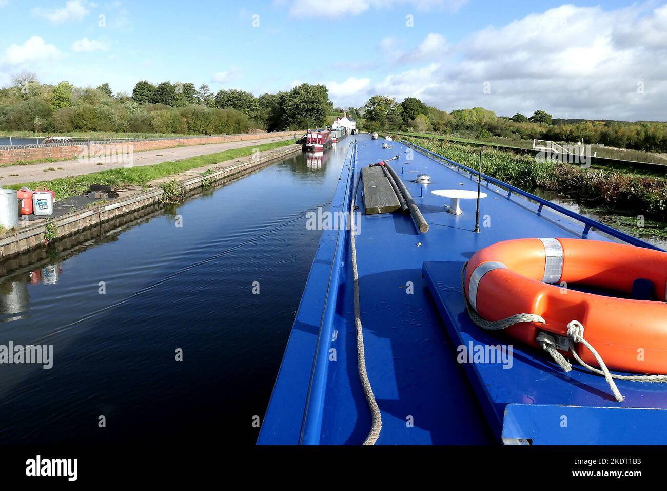 Cruising by canal by narrowboat in Warwickshire Stock Photo