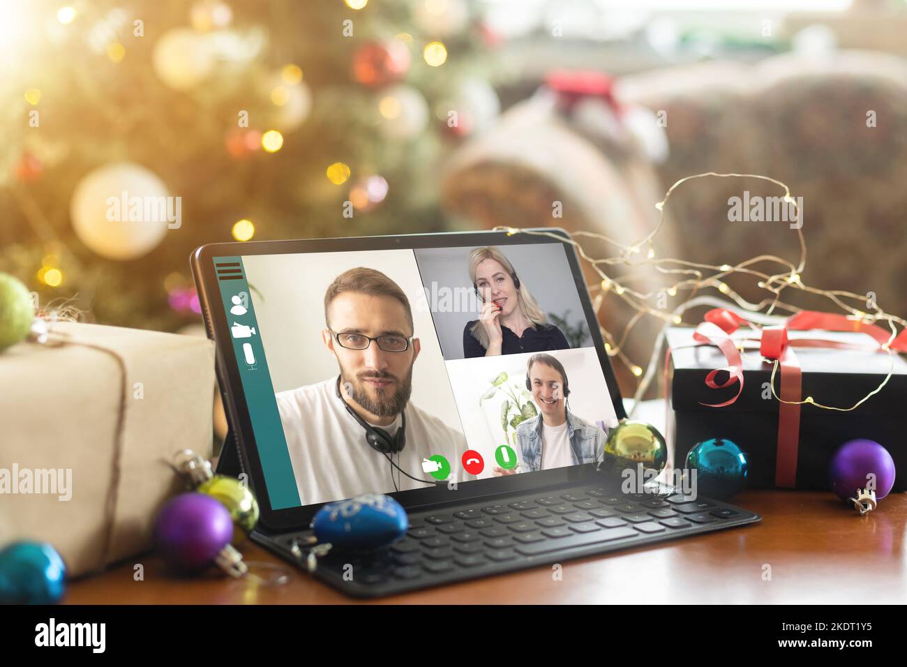 Virtual christmas tree projector