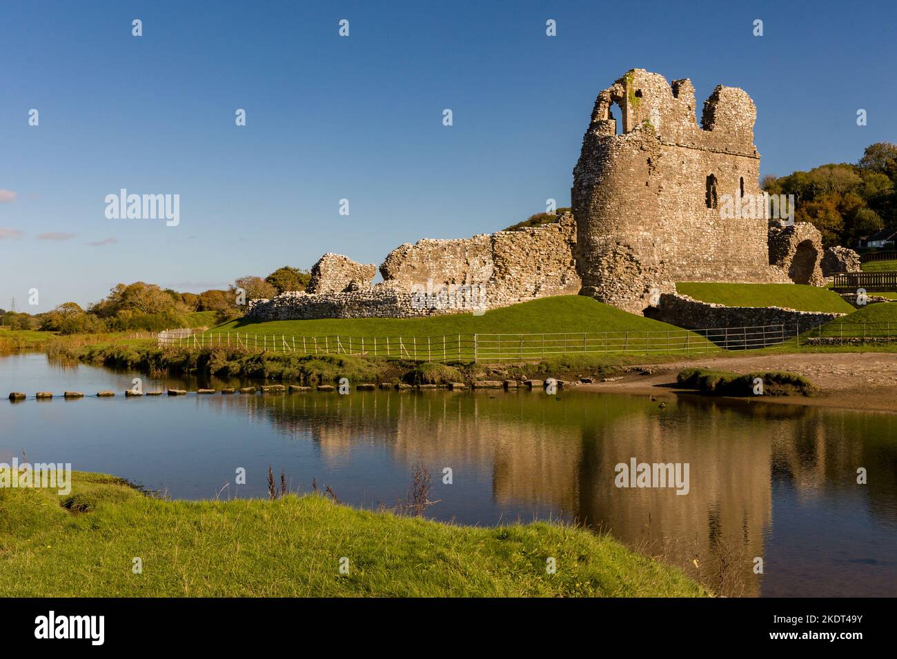 Ruins of a 12th century Welsh castle in the rural countryside (Ogmore Castle, Vale of Glamorgan) Stock Photo