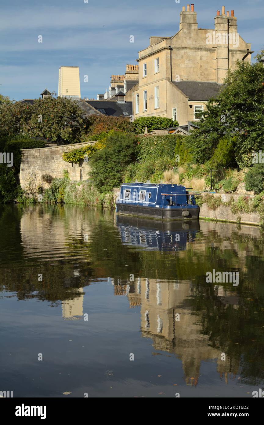House Boat, Canal Boat Moored Outside A Bath Stone Gergian Property On