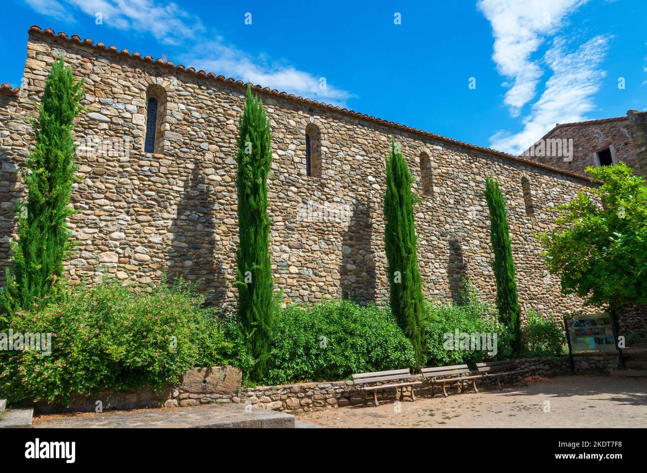 Abbaye de Saint-Michel de Cuxa,Pyrénées-Orientales,Occitanie,France.Monastère bénédictin situé au pied du Canigou. Stock Photo