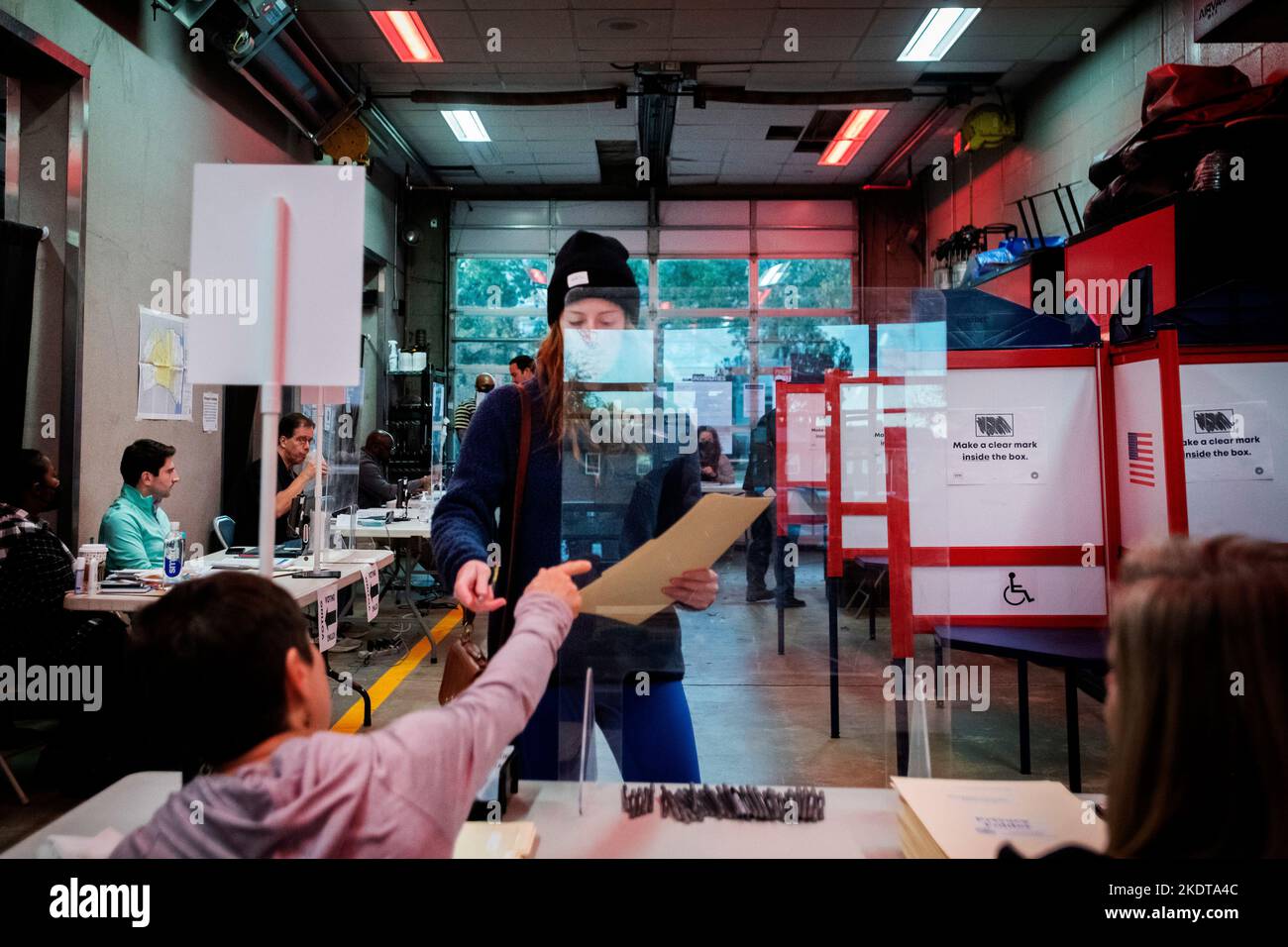 Fire Department Poll Alexandria, United States Of America. 08th Nov, 2022. As Americans head ...