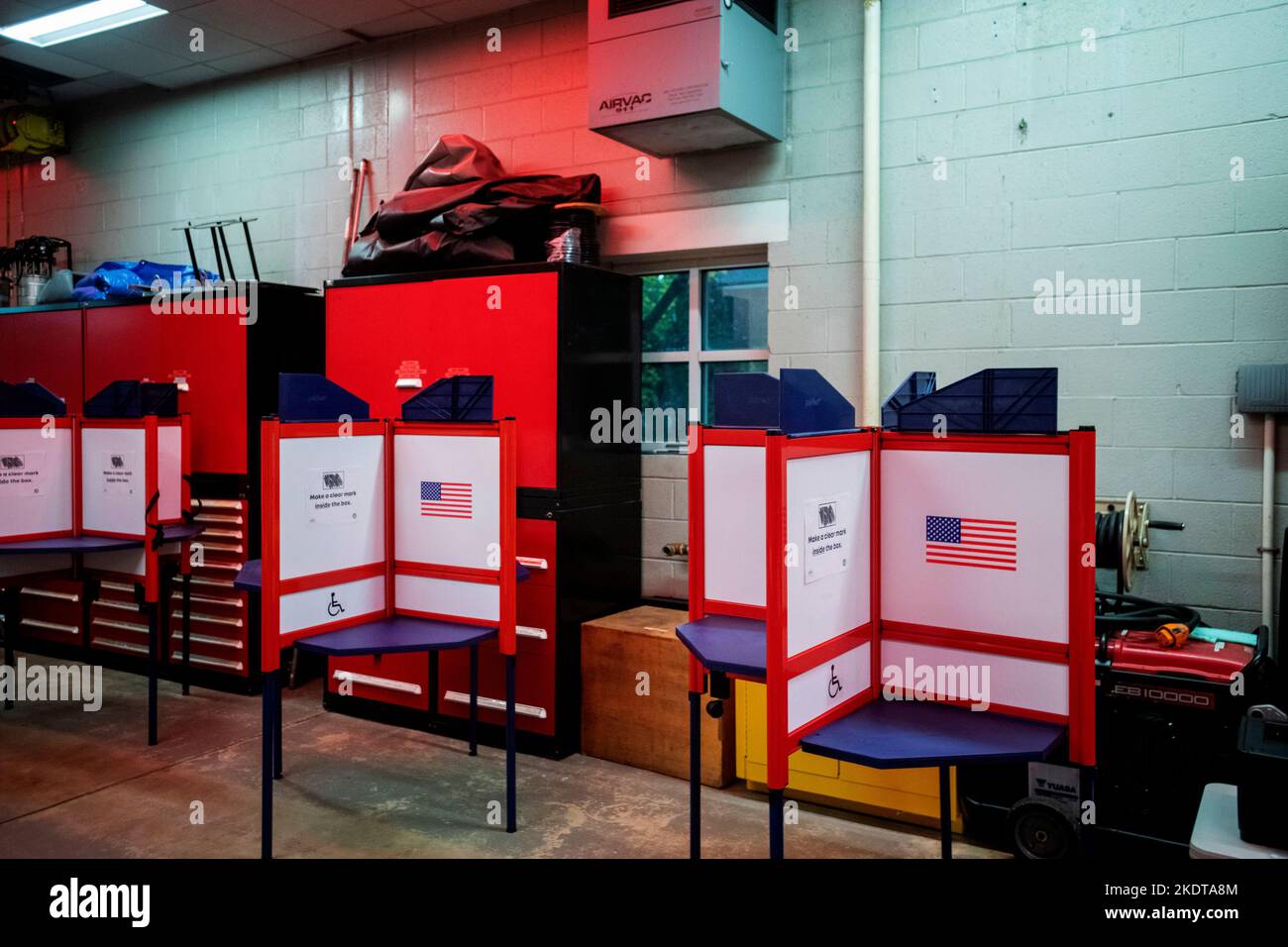Fire Department Poll Alexandria, Virginia, USA. 8th November, 2022. As Americans head to the ...