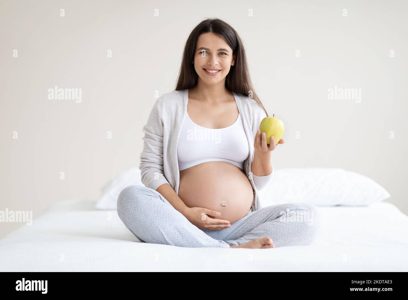 Pregnant belly food hi-res stock photography and images - Alamy