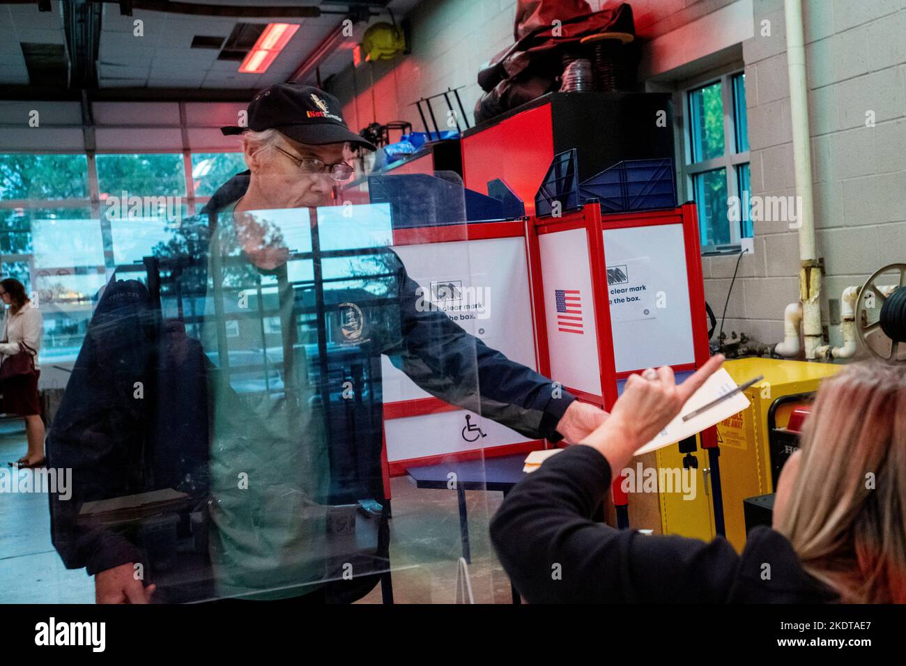 Fire Department Poll Alexandria, Virginia, USA. 8th November, 2022. As Americans head to the ...
