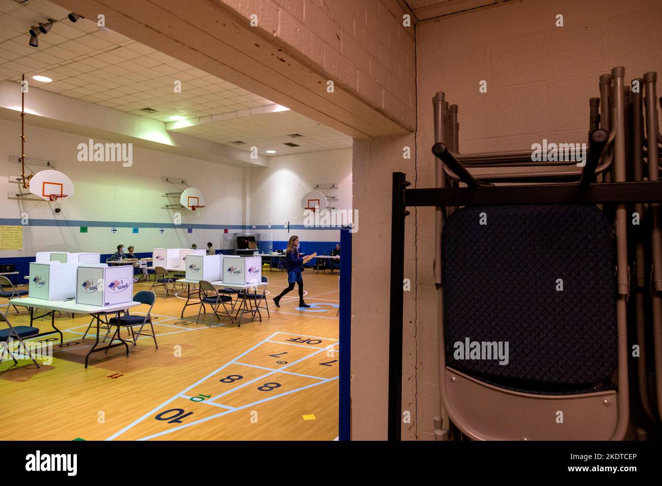 Alexandria, United States Of America. 08th Nov, 2022. As Americans head to the polls to vote in the 2022 Midterm Elections, the early voters trickle in during the morning hours at Lyles-Crouch Traditional Academy in Alexandria, Virginia, Tuesday, November 8, 2022. Credit: Rod Lamkey/CNP/Sipa USA Credit: Sipa USA/Alamy Live News Stock Photo