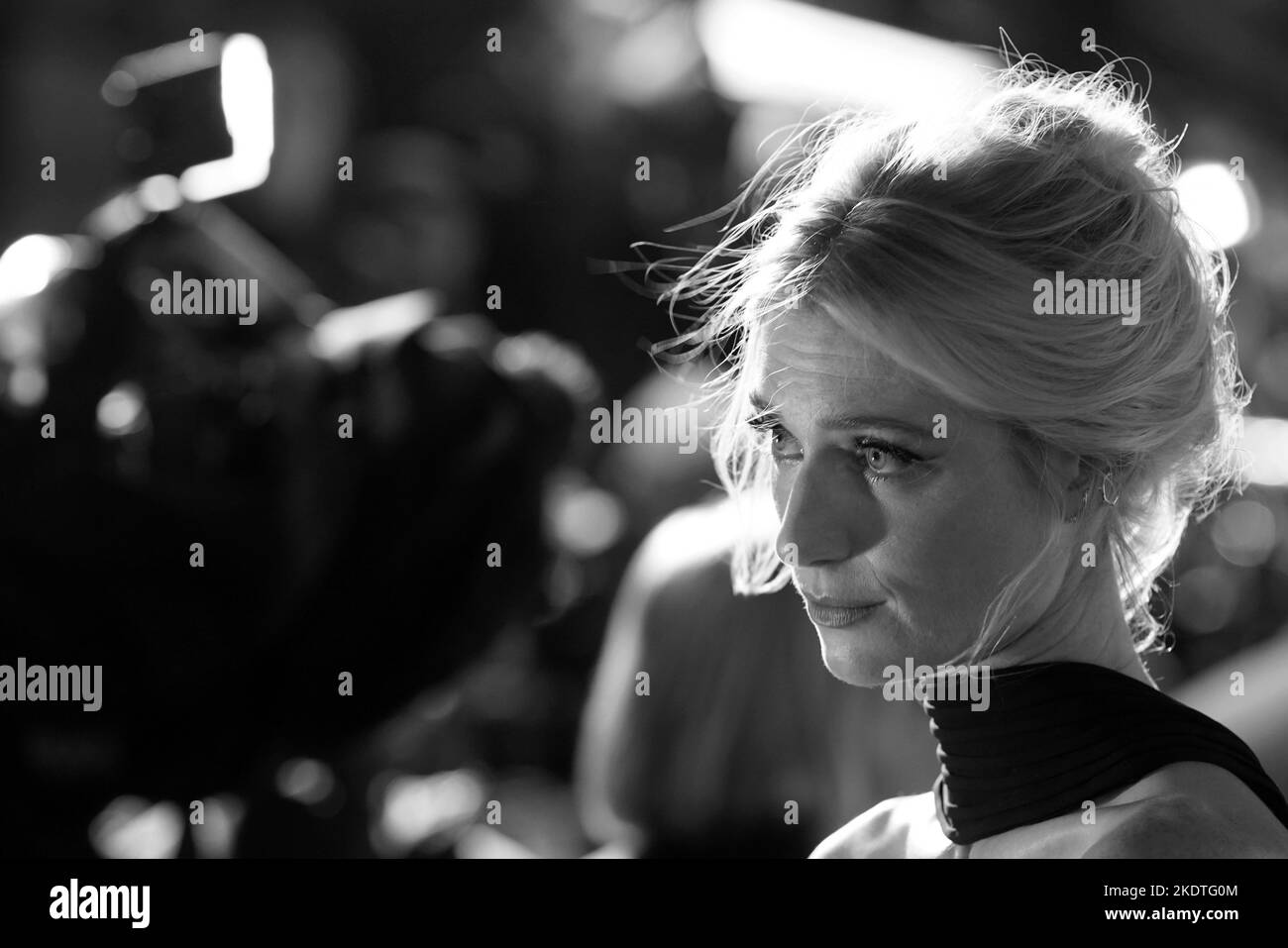 Elizabeth debicki the crown Black and White Stock Photos & Images - Alamy
