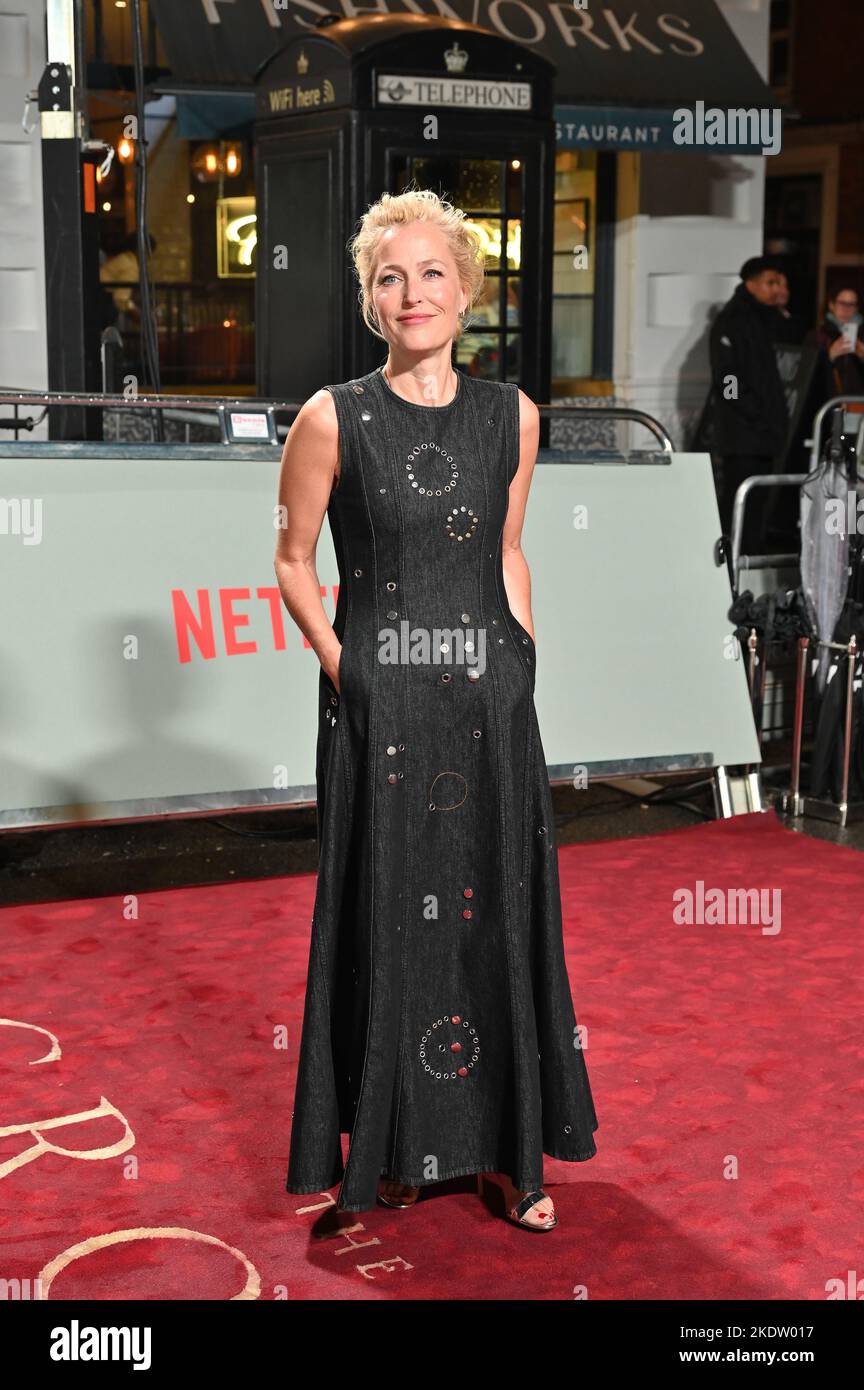 London, UK. 8th November, 2022. Gillian Anderson attends Netflix Present the world Permiere - The fifth season of The Crown at Theatre Royal, Drury Lane, on 8 November London, UK. Stock Photo