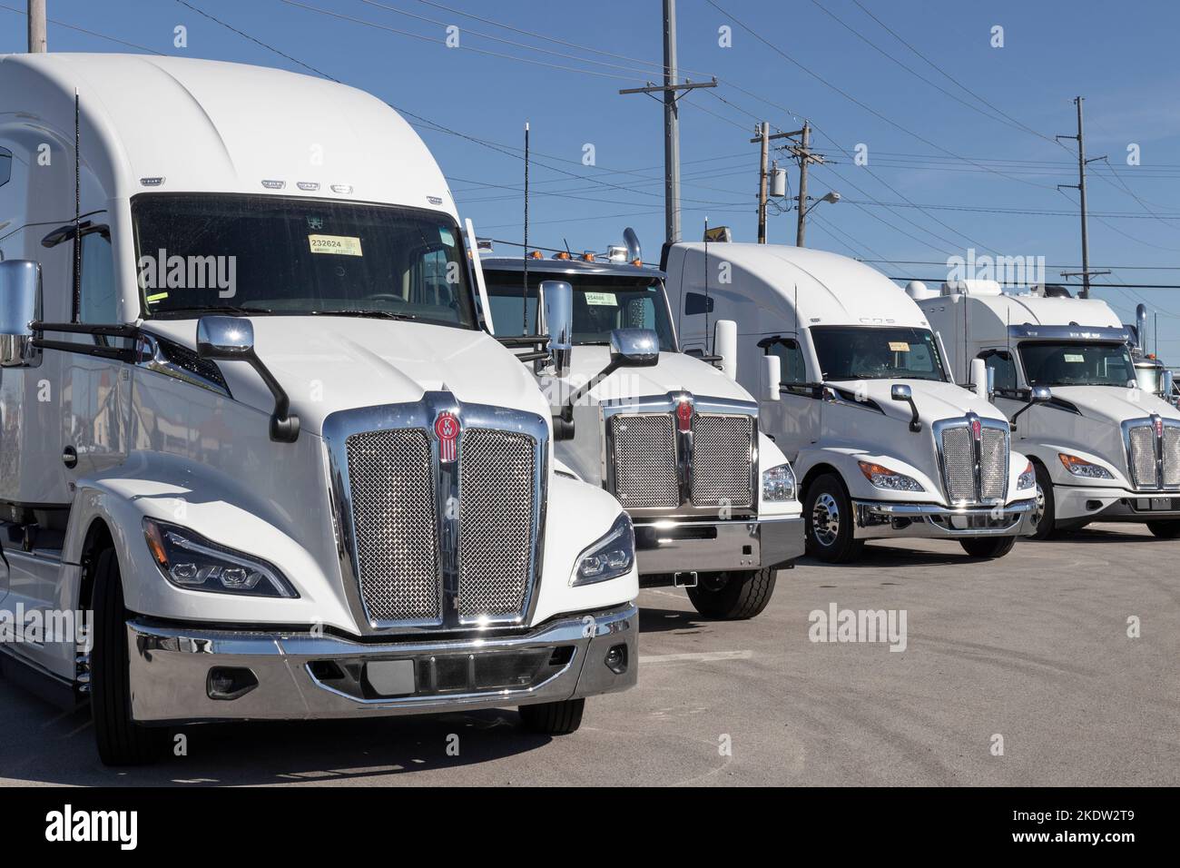 Ft. Wayne Circa November 2022 Kenworth Semi Tractor Trailer Trucks