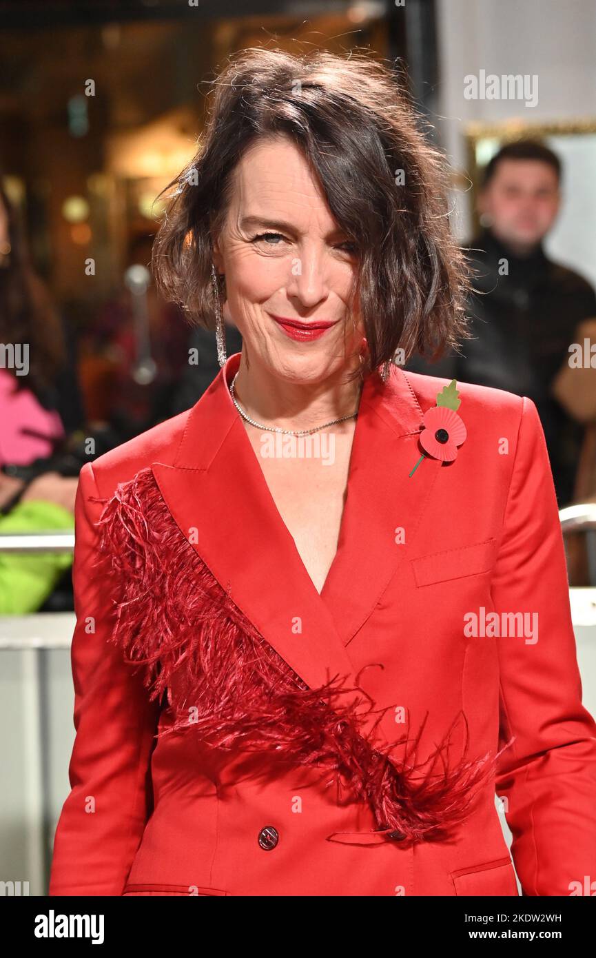 London, UK. 8th November, 2022. Olivia WIlliams attends Netflix Present the world Permiere - The fifth season of The Crown at Theatre Royal, Drury Lane, on 8 November London, UK. Stock Photo