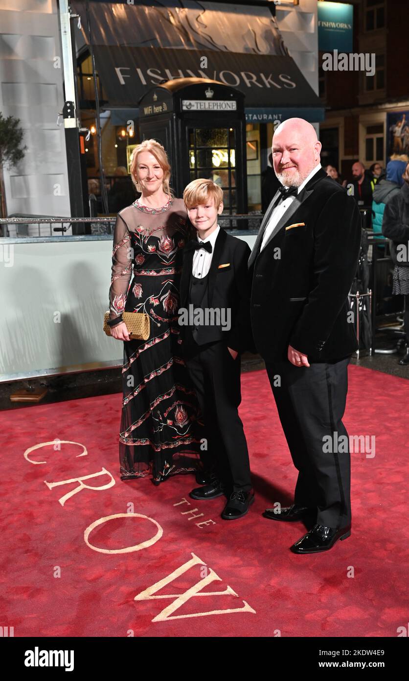 Timothy Sambor London, UK. 8th November, 2022. Timothee Sambor and family attends ...