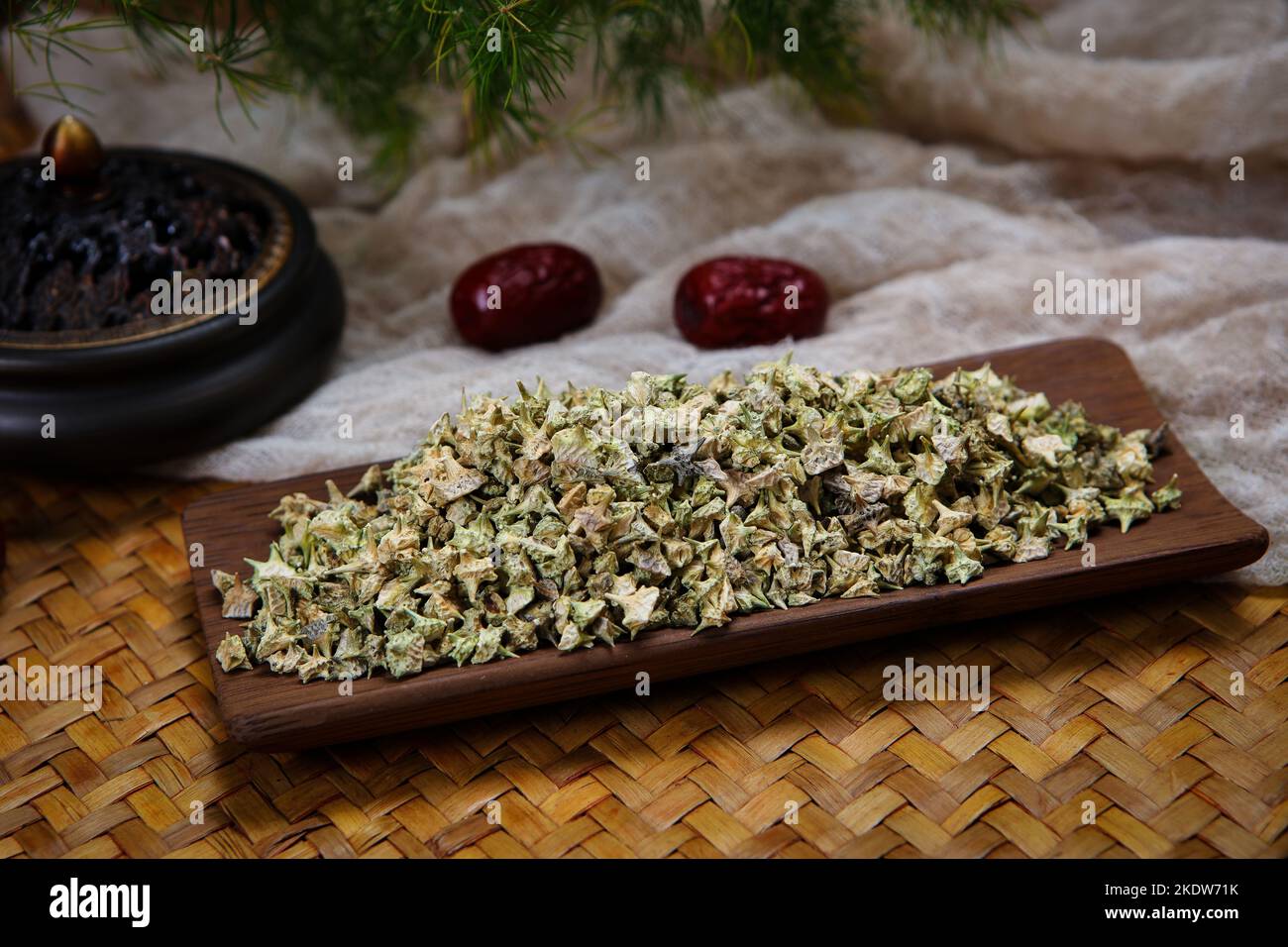 Chinese herbal medicine white thistle Stock Photo - Alamy